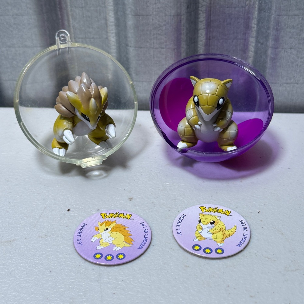 Tomy Nintendo Pokemon Sandshrew Sandslash PVC Battle Disc Set Master Ball 1998
